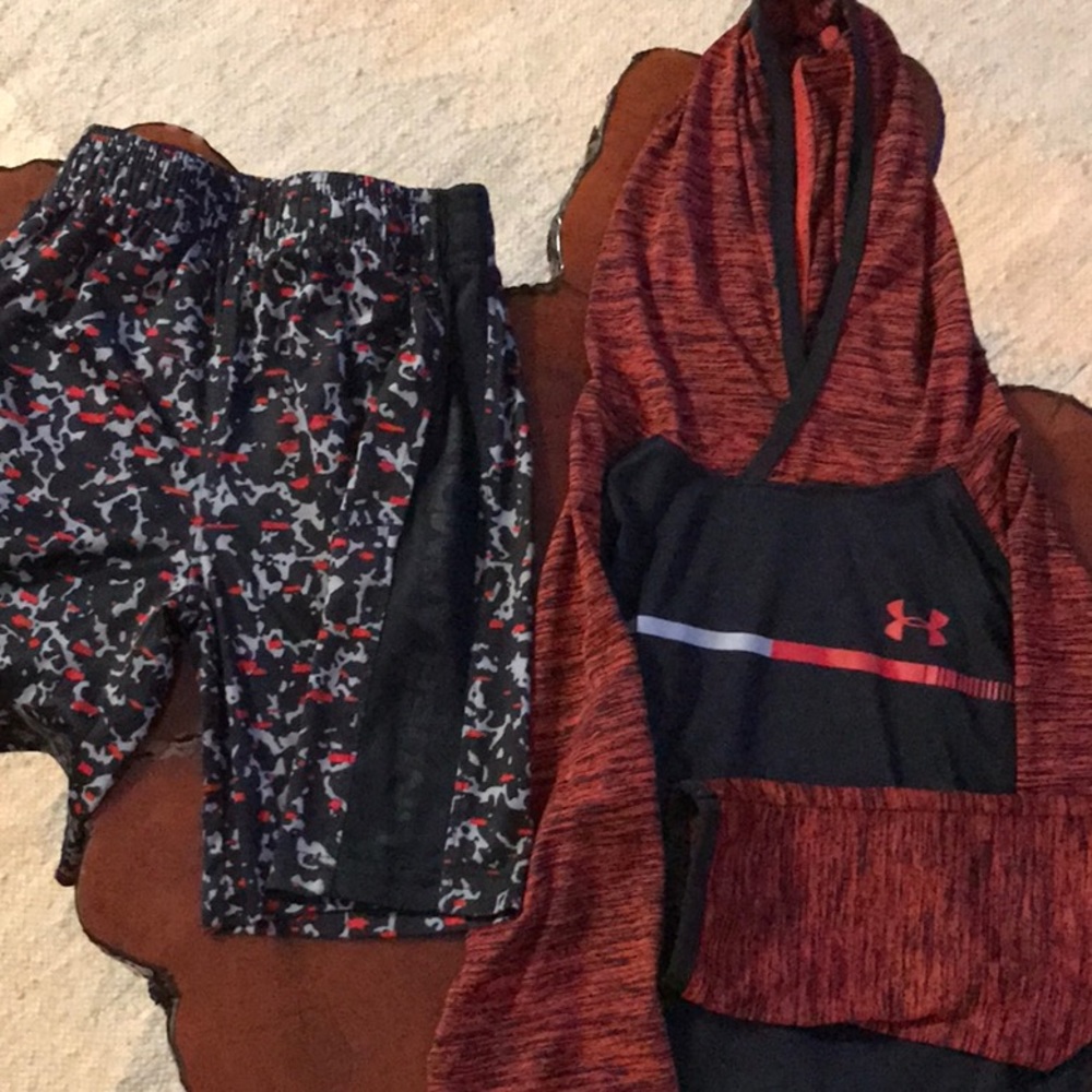 UNDERARMOUR Matching set.